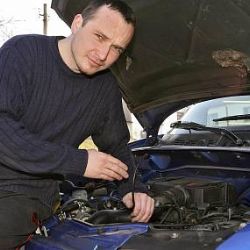 Auto zabezpečil kvůli kunám, kvůli tomu shořelo