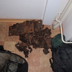 Batohy skrývaly lup ze železnice. Podívejte se