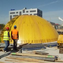 Budoucí plzeňské planetárium získává kopuli