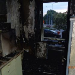 Byt v Bolevci vzplál od polštářů. majitel se nadýchal kouře