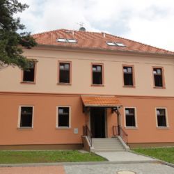 Bývalá fara v Meclově bude sloužit psychicky nemocným