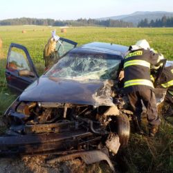 Čelní střet dvou aut  u Nynkova si vyžádal pět zraněných 