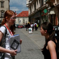 Člověk v tísni v Plzni shání brigádníky