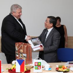 Delegaci z Vietnamu v Plzni zajímala veřejná doprava
