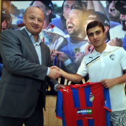 Edgar Malakyan podepsal v Plzni smlouvu na tři roky