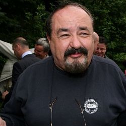 Fotbalová Amfora oslaví nedělní Den matek ve Lhotě