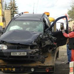 V Tachově bourala dvě auta, řidiči lehce zranění