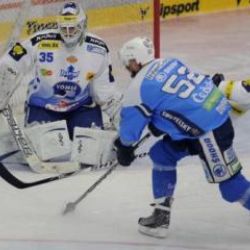 Hokejisté Plzně prohrávají semifinále po domácích zápasech 0:2