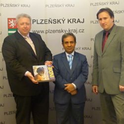 Indický velvyslanec je připraven pomoci společnostem v Plzeňském kraji