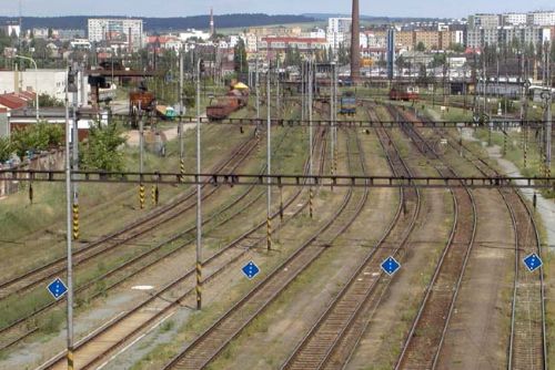 Foto: Na plzeňském nádraží řádil zloděj, ukradl kabel