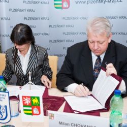 Kraj a univerzita se zavázaly k užší spolupráci
