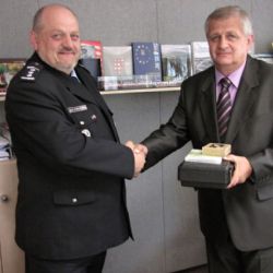 Kraj daroval policii přístroje za 200 tisíc korun