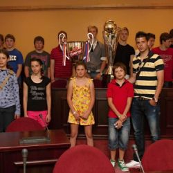Medailisty mládežnické olympiády přijali na kraji