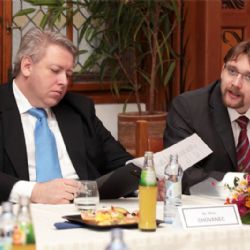 Ministr dopravy Dobeš slíbil kruhový objezd v Klatovech
