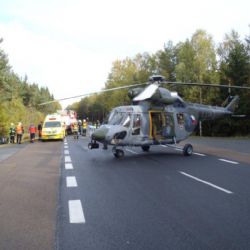 Mladou řidičku do nemocnice transportoval vrtulník
