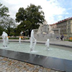 Na Mikulášské náměstí se vrátily lipové aleje