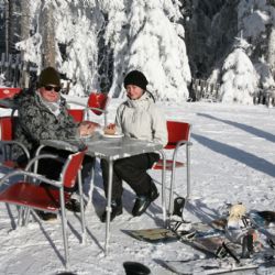 Na Špičáku o víkendu lyžovalo více než 1800 lidí