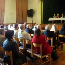 Občané přišli podpořit zachování Rokycanské nemocnice
