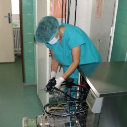 Pacientům polikliniky pomůže odhalit rakovinu tlustého střeva nový přístroj