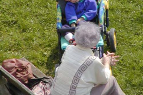 Foto: Mamince v Plzni ukradli kabelku při procházce z kočárku