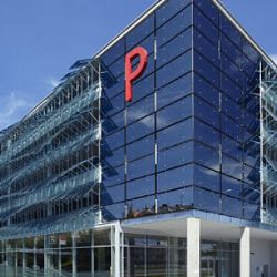 Platba za stání v parkovacím domě Rychtářka se mění