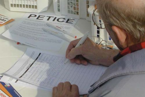 Foto: Petice za rokycanskou porodnici má už desítky podpisů