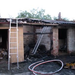 Požár kůlny u rodinného domu v Třemošné
