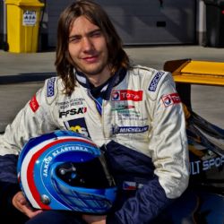 Sedmnáctiletý Plzeňák Jakub Klášterka se přibližuje k Formuli 1