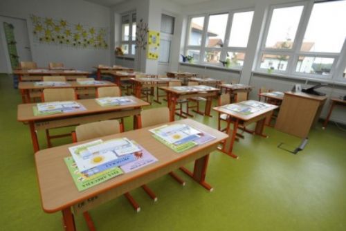 Foto: Školu v Kolovči na Domažlicku zavřel zápal plic