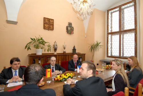 Foto: Španělský velvyslanec chce posílit spolupráci s Plzní