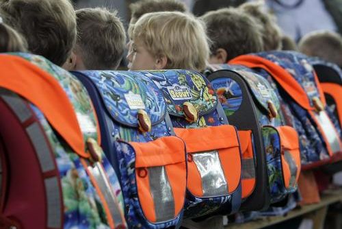 Foto: Strážníci v Plzni ohlídají před děti před školami