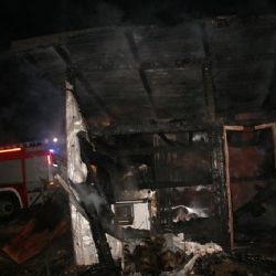 V Chodské Lhotě shořela zahradní chatka
