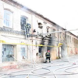 V Horní Bříze hořela firma Lasselsberger