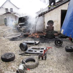 Ve Slavošovicích na Klatovsku shořela garáž