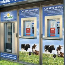Víc než mléko v mlékomatu ho zajímaly peníze