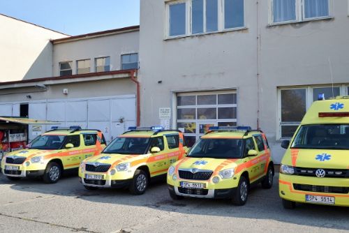 Foto: Záchranáři v Plzeňském kraji převzali opět další sanitky