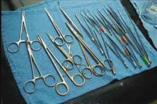 Foto: Zloděj odcizil z ordinace chirurgické nástroje