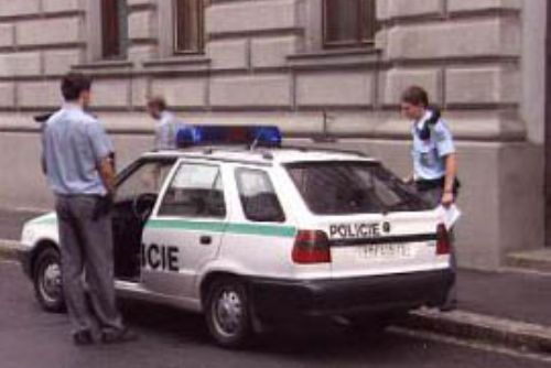 Foto: Policisté hledají svědky dopravní nehody