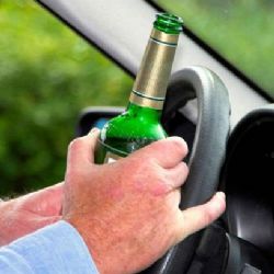 Auto na plzeňském Lochotíně řídil šestnáctiletý opilý kluk