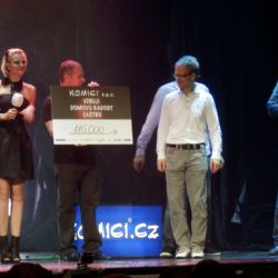 Blbá blondýna a spol. rozdávali radost pro Domov Radost