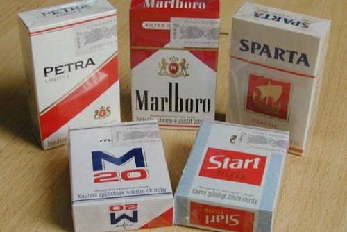 Foto: Z hospody v Tachově odnesl prázdné krabičky cigaret