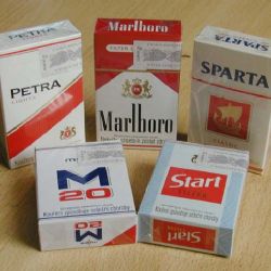 Záchody pomalovali lebkou s cigaretou