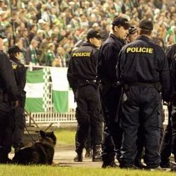 Na zápas Viktorky s Bělehradem se připravují policisté