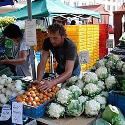 Do Sušice se o víkendu vrací oblíbené farmářské trhy 