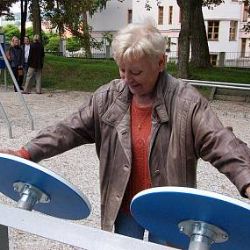 Domažličtí senioři mohou využívat speciální cvičební prvky 