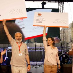 Festivalové hvězdy vyšlapaly ve Varech charitě půl milionu 