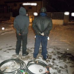 Hlídka zajistila zloděje kabelů na cestě z místa činu