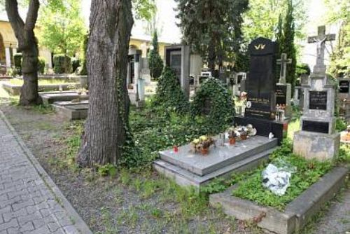 Foto: Hrob s ostatky prof. Kosa se stane česným hrobem Plzně 