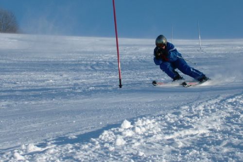 Foto: Kašperky lákají lyžaře na slunečný víkend