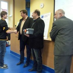 Kraj podporuje technické vzdělávání, žáci dostali nářadí 